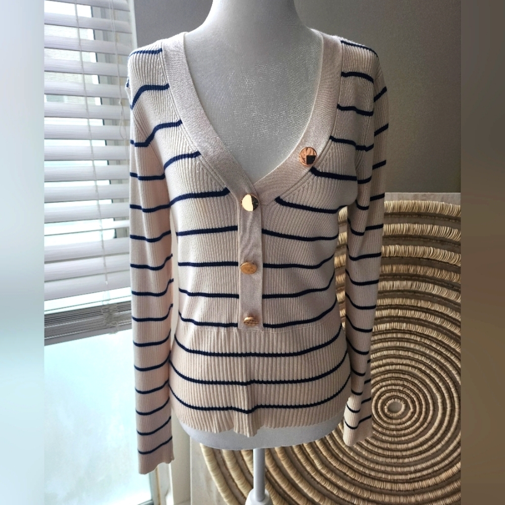 Striped Lightweight V-Neck Pull Over By Morgan De Toi